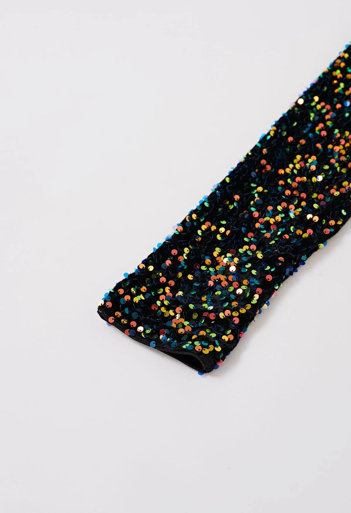 Schillerndes, mit Pailletten besetztes Minikleid mit offenem Rücken in Schwarz